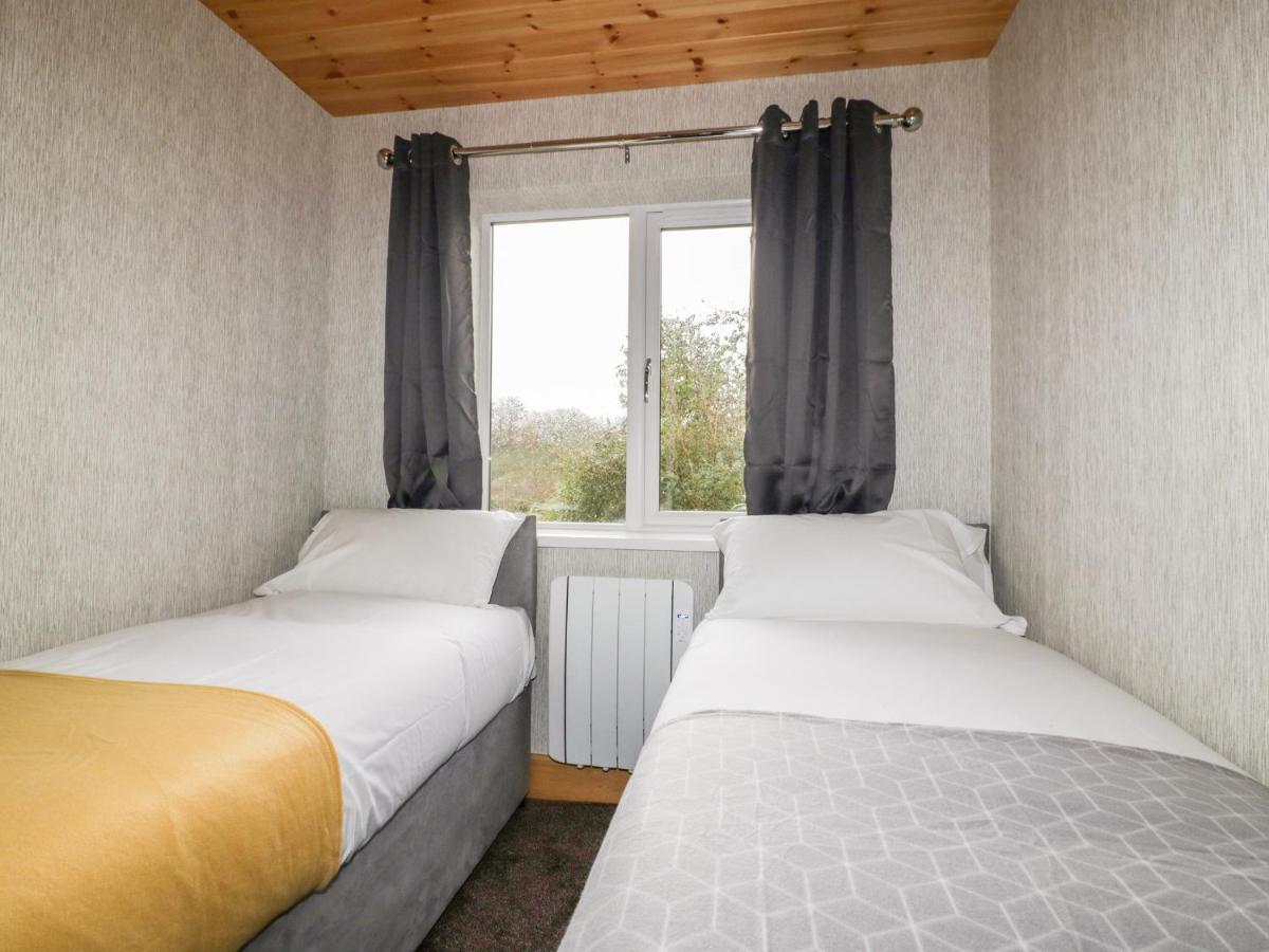 Lodge Two Труро Екстер'єр фото